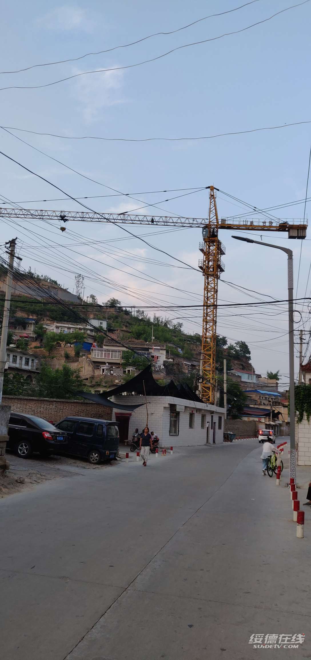 [曝光台] 清水沟电大这的塔吊都好几年了,底